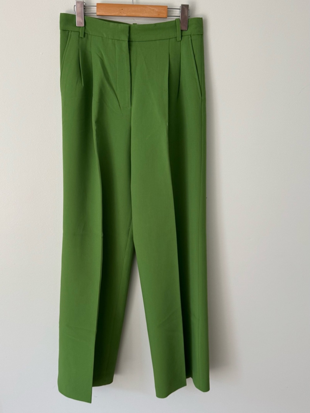 Zara Women’s Bright Green Pleated Dress Pant